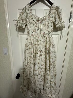 Ava gowns Cream Floral Puff Sleeve Midi Dress